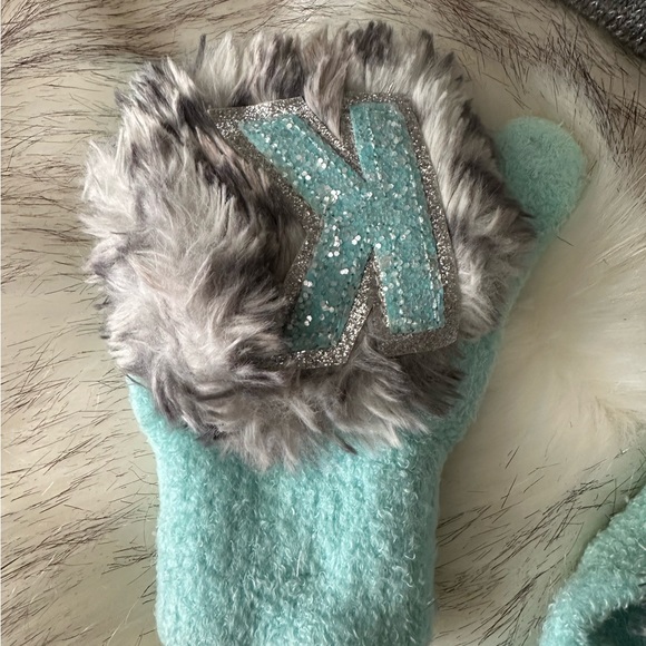 Justice Girls Teal & Gray Love/Black “K” Initial Beanies And Fingerless Gloves - Picture 6 of 12